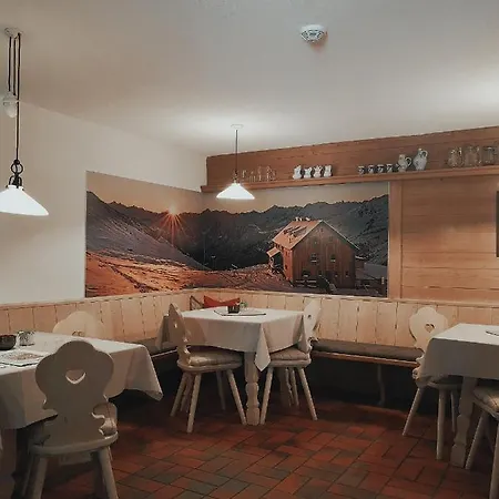 Pensjonat Lindtal - 3*